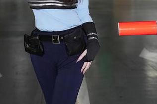 秀人网 – 体操服不能只在南方体育馆—凯竹·廿十美图分享，让桃子男孩也能直立行走！
