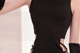 秀人网 – 爱酱里套图：如果你也被这身礼服惊艳到，请举手示意！