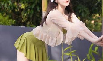秀人网 – 黑色之下的璀灿！原图在这怎么还有人收费？我这可是免费奉上！