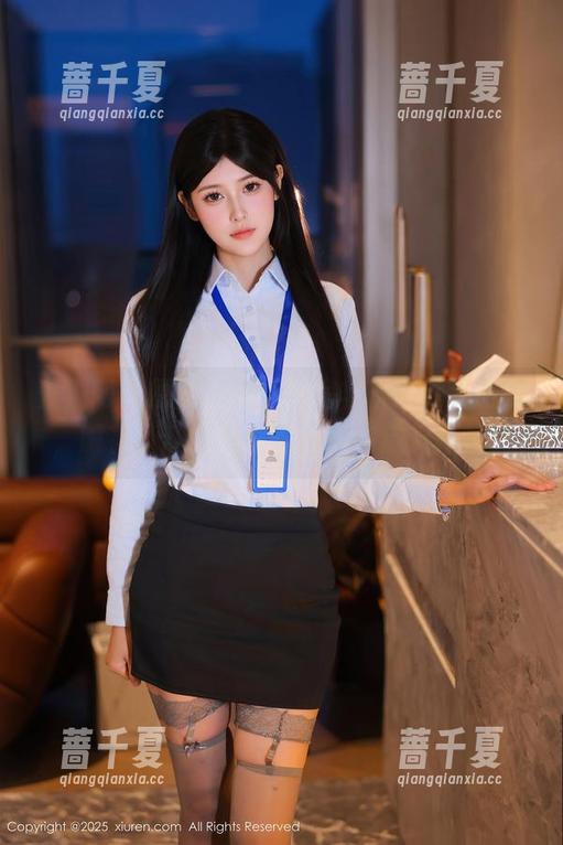 秀人网 - 原图释疑，私房芈琳娜的礼服照，眼花缭乱中夹杂着那么一点点趣味！