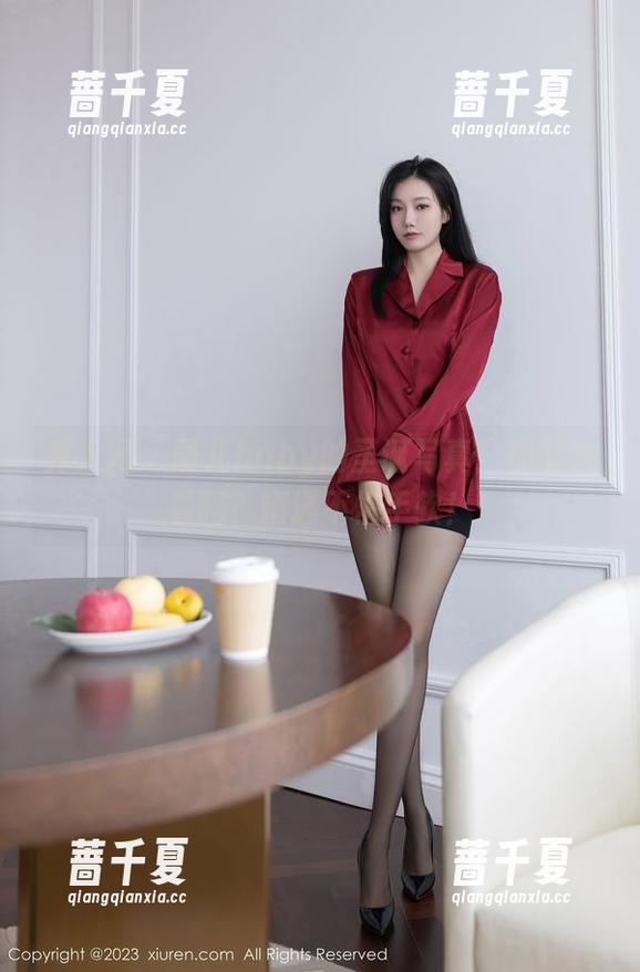 秀人网 - 雨儿baby的圣诞写真：你敢先看吗？精选不惜手软！