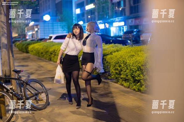 穆零Mu0的白衬衫，图集美得出奇，原图透露出丝丝微妙的气息。