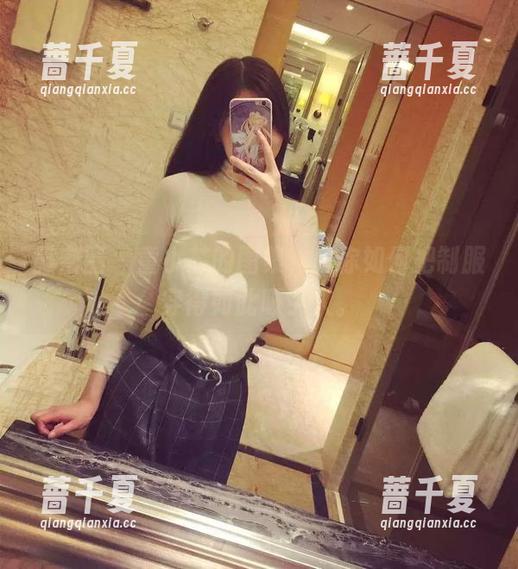 微密圈 - 童小芯的图集，教你如何把制服穿得如此吸引人。