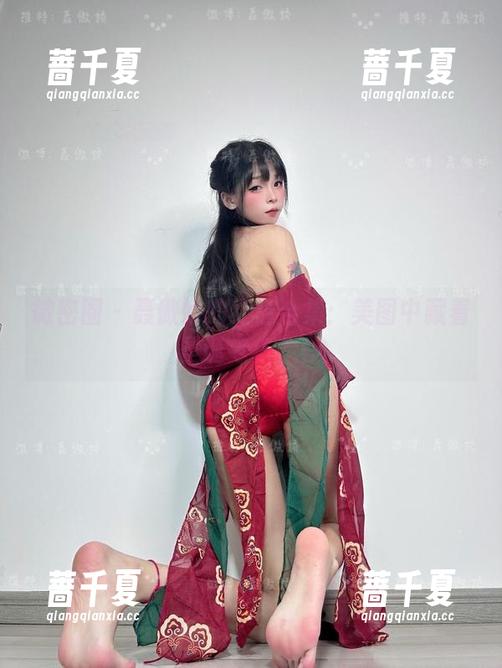 微密圈 - 聂傲娇的红色合集：美图中藏着圣诞老人？！