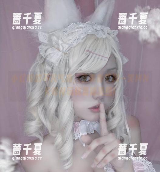 小红帽的不凡气质，快来看芊川一笑MNK如何玩转最新美图!