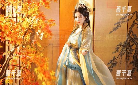 女仆装+苏嫣嫣阿姨，私房图包里的可爱宣言，哈哈，真的不止于此吧？