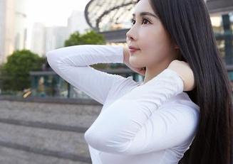 蜜桃社 – 长腿？缇娜美Tinami把腿洒给你，快来免费下载吧