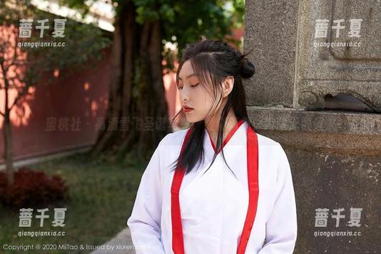 蜜桃社 - 高清雪飞圣诞写真，看似简单，内藏无数假象
