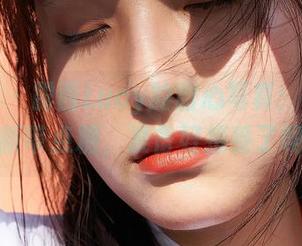 蜜桃社 – 露西Lucy的甜心写真：今天的更新带点糖，准备好接受了吗？