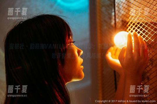 蜜桃社 - 韵莉娜VANILLA的穿搭哲学：礼服写真集，下载后你也许会爱上这个风格哦！