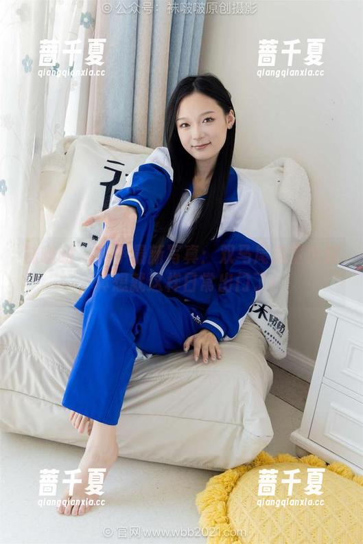 袜啵啵 - 稚予最新写真：双马尾造型大赏，真想就这样日常出门了！