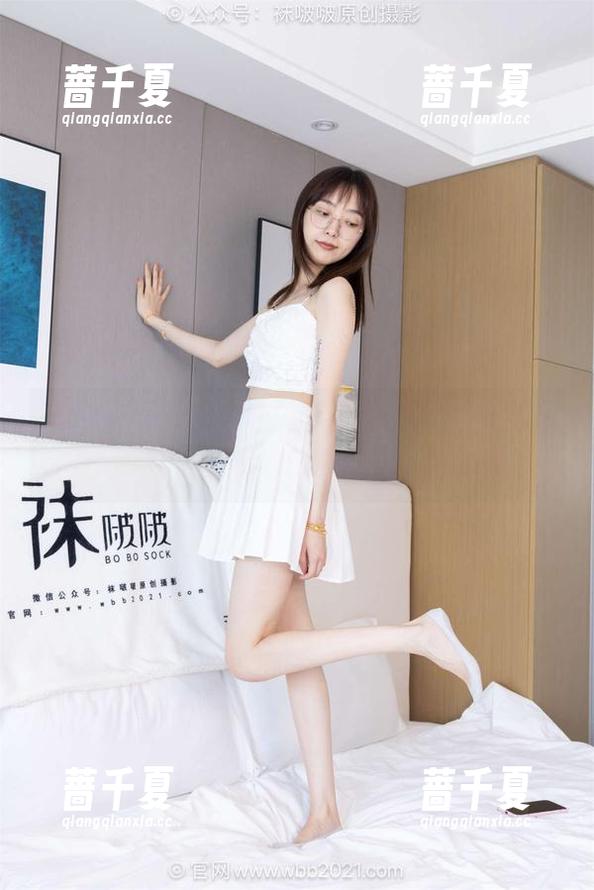 袜啵啵 - 雪糕的可爱写真，简直是甜到牙疼的作品。