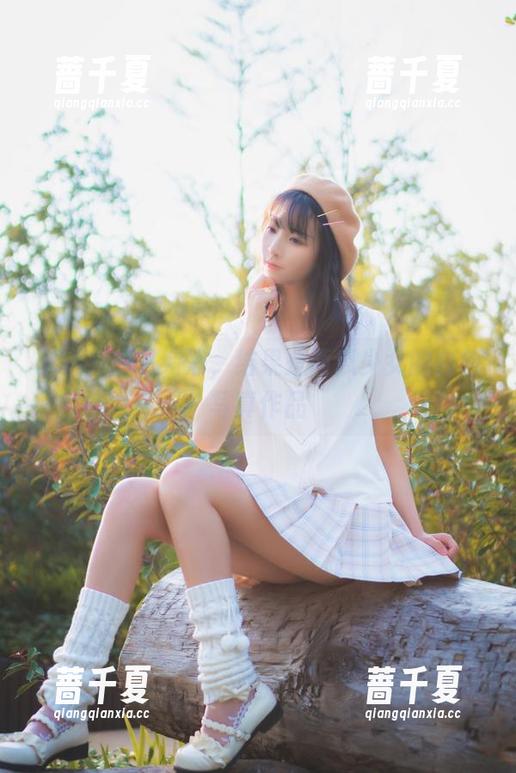 你以为的是纯净，结果是西瓜少女的白色写真作品