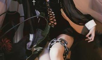蓝色芭蕾写真套图的许岚LAN，表情到位，但这条裙子……真心太任性了！