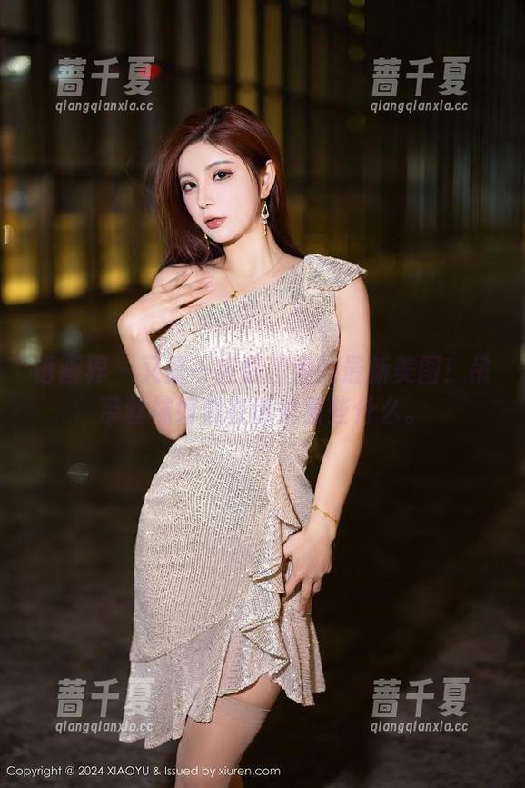 语画界 - 又是一组程程程的最新美图！吊带丝袜好像在诉说着些什么。