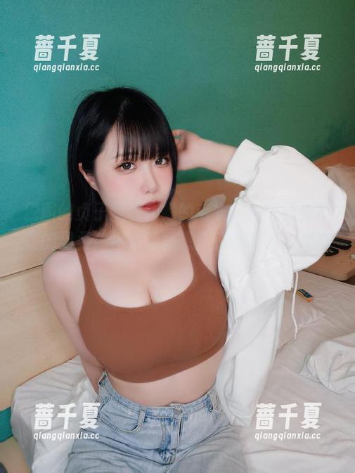原图的贞子蜜桃和她的毛衣，一场无处不在的温柔，但我还是想知道那毛衣的来源。