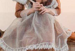 作品直击：起起子vvvv的女友，非典型美，但却让心头一颤
