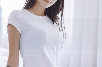 轰趴猫 – 原图中的苏小暖，似乎在讲诉从未有人知的微妙秘密…