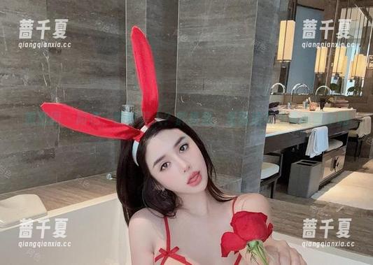 微密圈 - 阿色，蕾丝美人？胖揍我，里面还有没说的暗示吗？