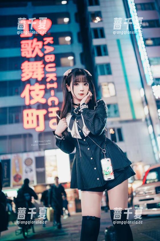 霜月shimo的瑜伽写真，适合任何时候放松心情…就是稍稍做不到。