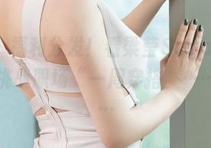 青豆客 – 福利分发！看梁莹Sugar用职业装写真挑战职场“一周穿搭”……结果是…
