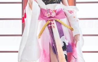 漫无目的地翻看，青青子Js的这组校服图片一直留在我脑海里…